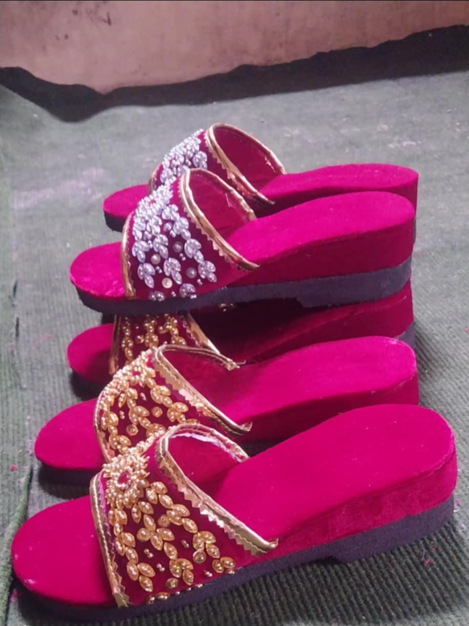 Makhmal sandal